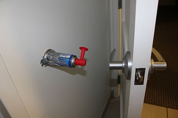 funny-aprils-fool-office-pranks-3-620x