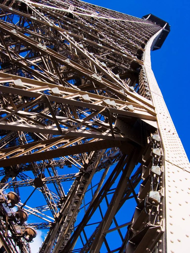 eiffel tower metal frame close up 3