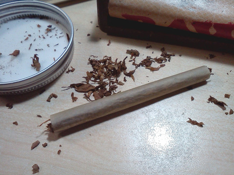 20170117-ryo-cohiba-cigarette-re-rolling-3