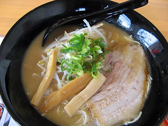 醤油豚骨らーめん