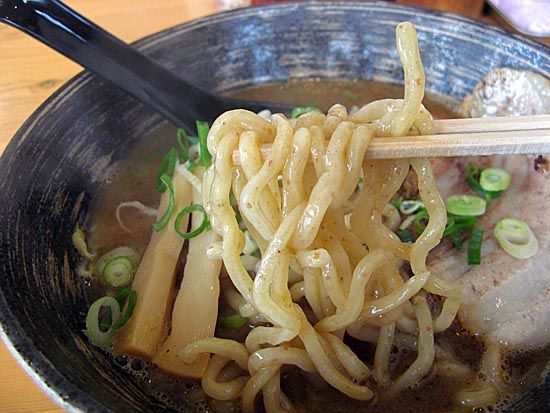 麺持ち上げ