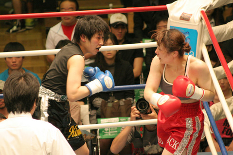 丸山礼子 vs 三好喜美佳