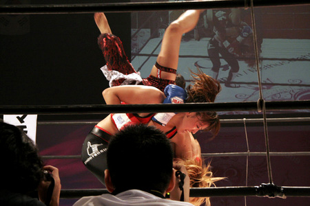 レーナ(RENA)vs 吉田正子