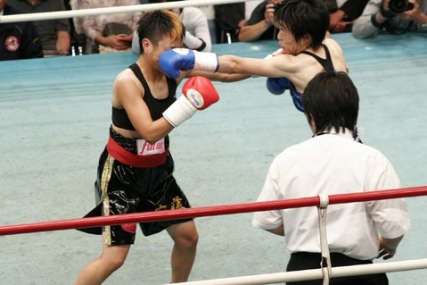 安藤麻里 vs 伊藤まみ