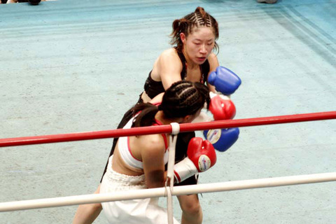 相川周子VS 野口智代