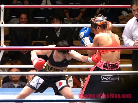 ハニー・カツマタ VS 天海ツナミ