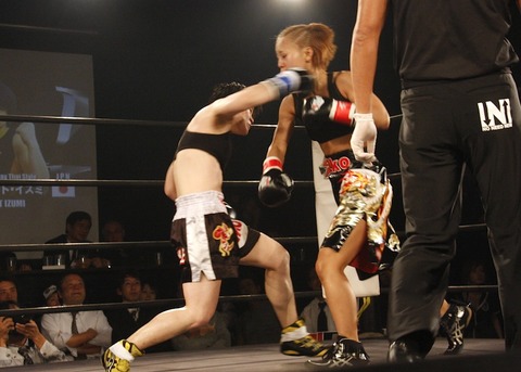 岡田敦子 vs ジェット・イズミ
