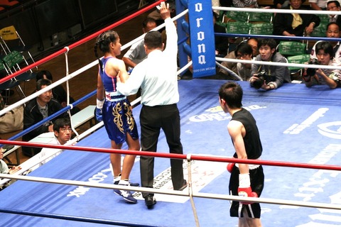小関桃 vs クリカノック・アイランドムエタイ