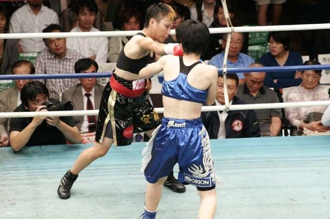 安藤麻里 vs 伊藤まみ