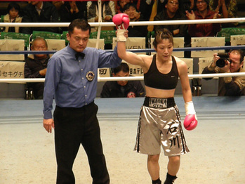 石川選手勝利