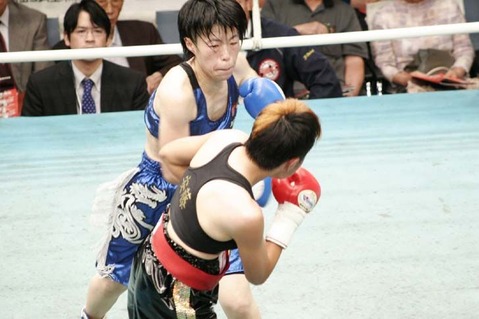 安藤麻里 vs 伊藤まみ