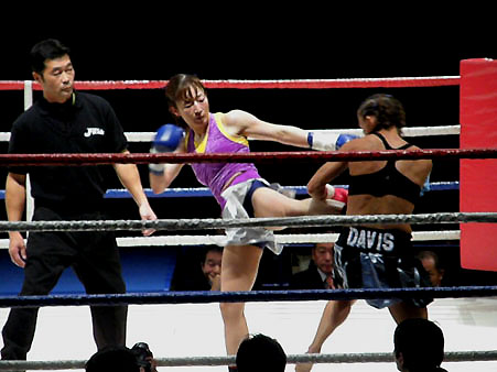 エイミー・デイビス vs 安倍基江