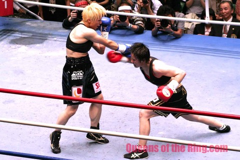 天海ツナミ vs 山口直子