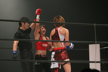 レーナ(RENA)vs 吉田正子