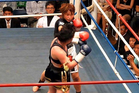 AZUMA vs メリッサ・ノートン