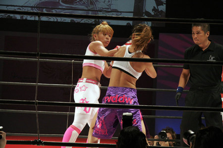 富田美里 vs 岡田円