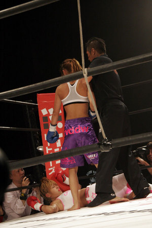 富田美里 vs 岡田円
