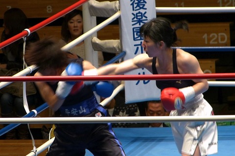 平安山裕子 vs 半谷美里