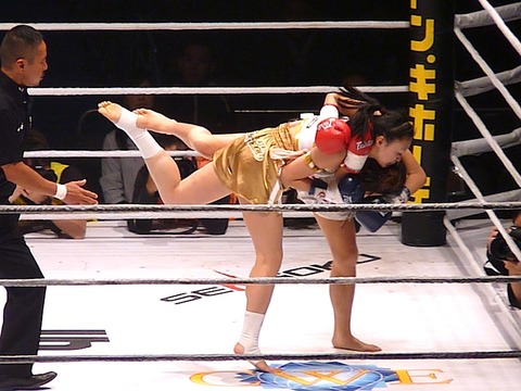 神村エリカ vs ちはる