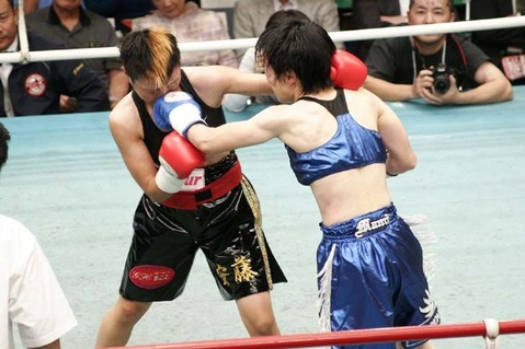安藤麻里 vs 伊藤まみ