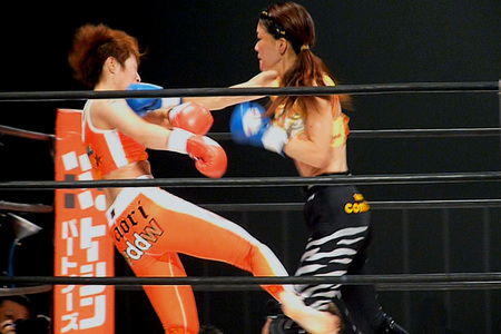 石岡沙織 vs 高橋藍