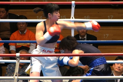 平安山裕子 vs 半谷美里
