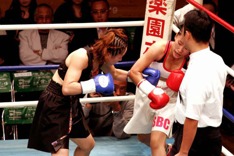 相川周子VS 野口智代