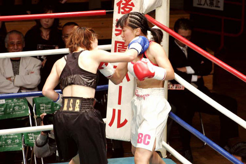相川周子VS 野口智代