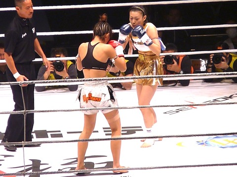 神村エリカ vs ちはる