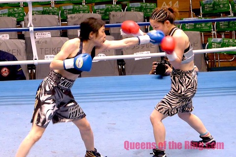 相川周子 vs 久保真由美