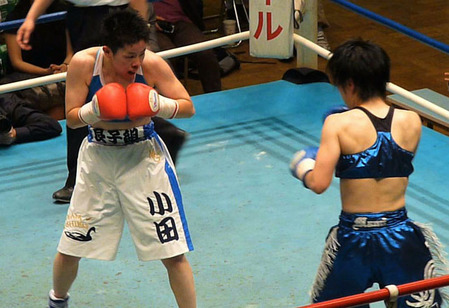 小田美佳vs伊藤まみ