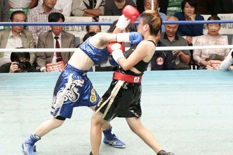安藤麻里 vs 伊藤まみ