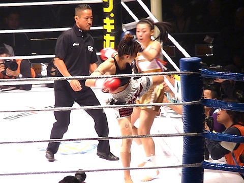 神村エリカ vs ちはる
