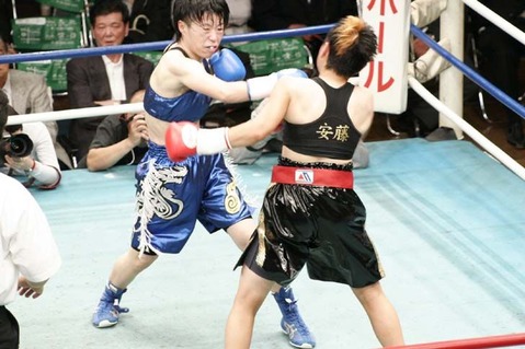 安藤麻里 vs 伊藤まみ