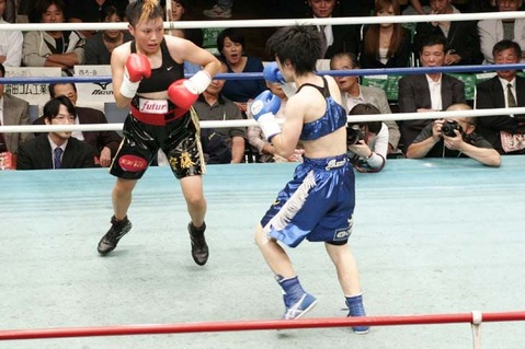 安藤麻里 vs 伊藤まみ