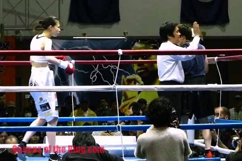 高野人母美 VS 大空ヒカル