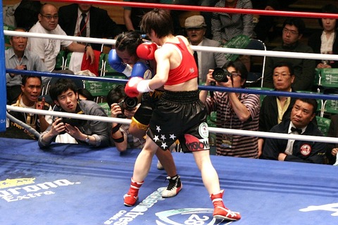 富樫直美 VS ジュジース・ナガワ