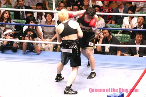 天海ツナミ vs 山口直子