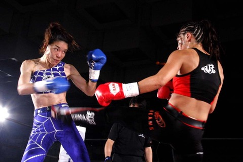 RENA vs 高橋藍