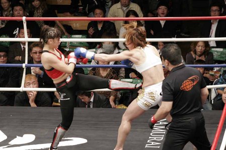 藤野恵美 vs レーナ