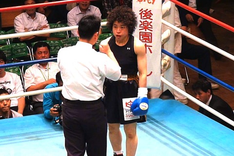 塚下真理 vs 小笠原恵子