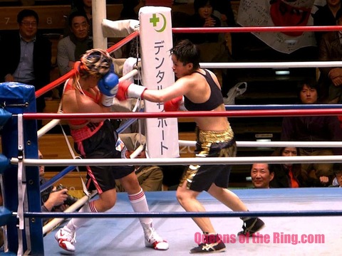 ハニー・カツマタ VS 天海ツナミ
