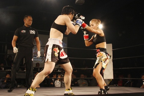 岡田敦子 vs ジェット・イズミ