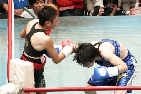 安藤麻里 vs 伊藤まみ