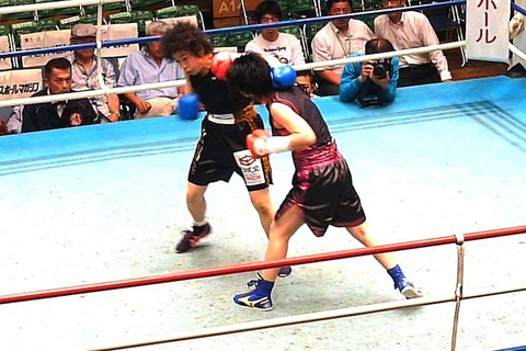 塚下真理 vs 小笠原恵子