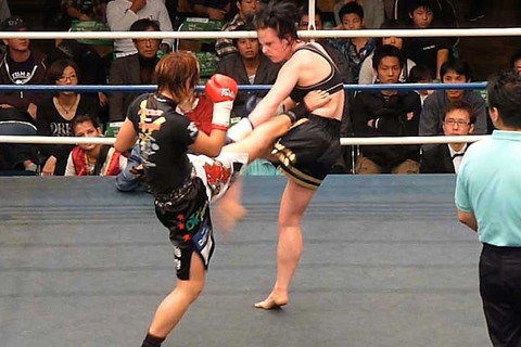 AZUMA vs メリッサ・ノートン