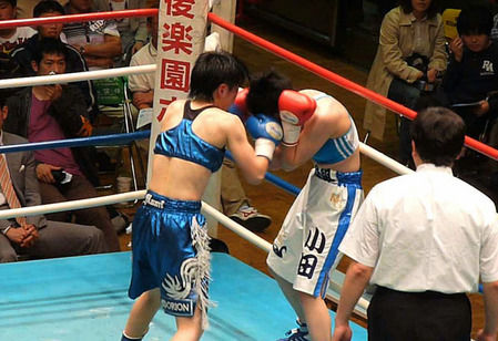 小田美佳vs伊藤まみ