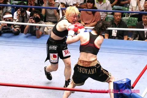 天海ツナミ vs 山口直子