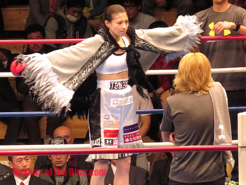 高野人母美選手