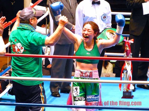 神田桃子 VS 秋田屋まさえ